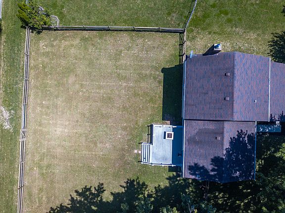 3rd image of 1290 Deblin Dr