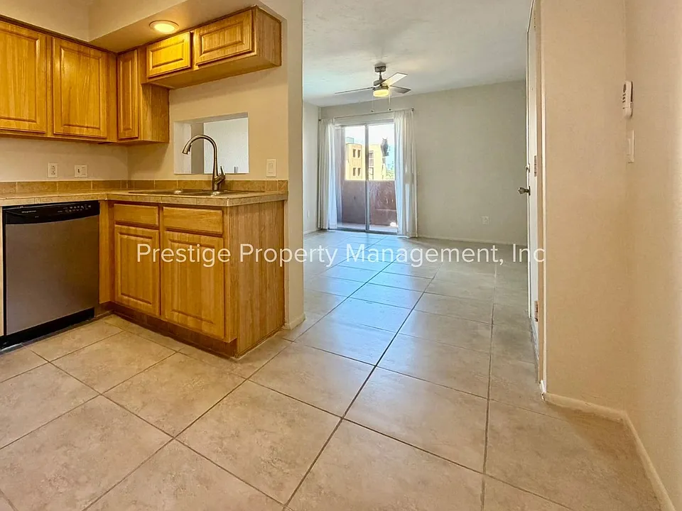 1810 E Blacklidge Dr #508