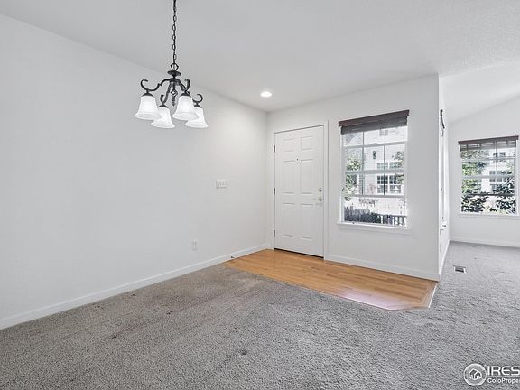 5th image of 729 Snowberry St