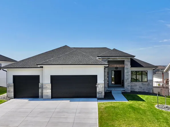 12368 Windsor Dr, Papillion, NE 68046