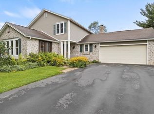 17 Emberglow Ln, Rochester, NY 14612