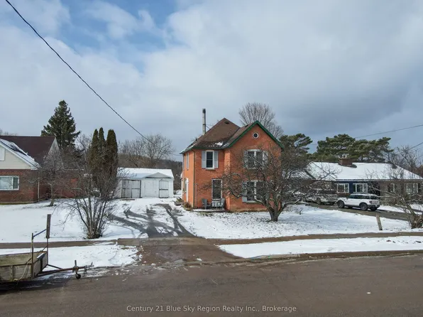 211 Edward St S, Powassan, ON P0H 1Z0