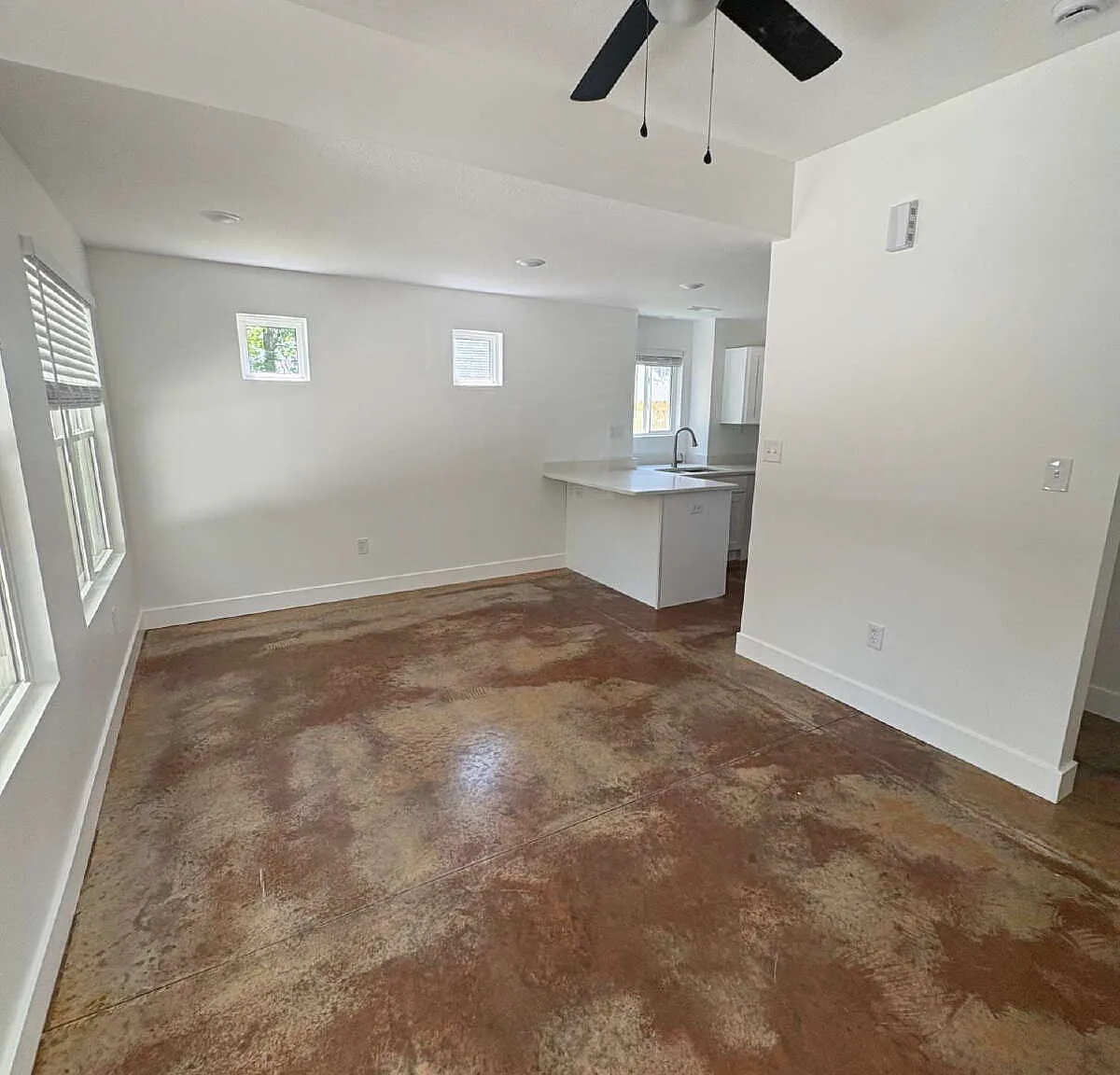 2 bed, 2.5 bath, 900 sqft, $1,600 — Photo 3