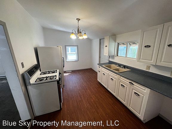 3rd image of 1217 W Memorial Dr