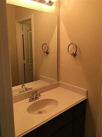 4 bed, 1708 sqft, $2,200 — Photo 4