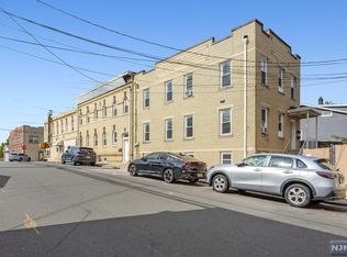 118 Charles St, Garfield, NJ 07026