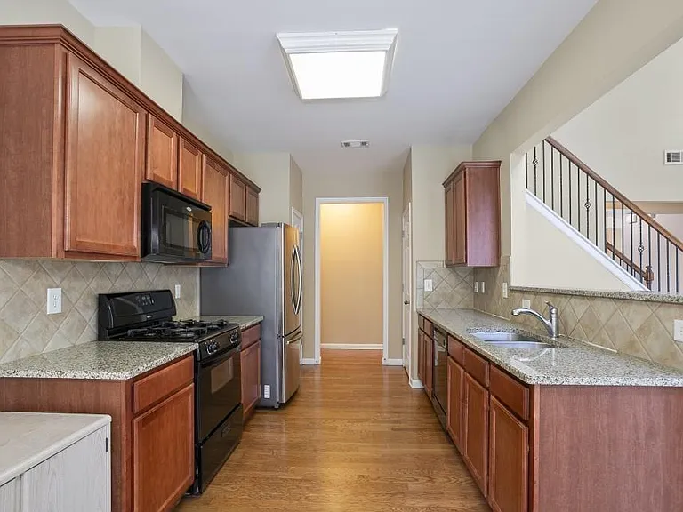 434 Reynoldston Way — Photo 8