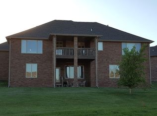 1662 N Oakfair Pl, Springfield, MO 65802