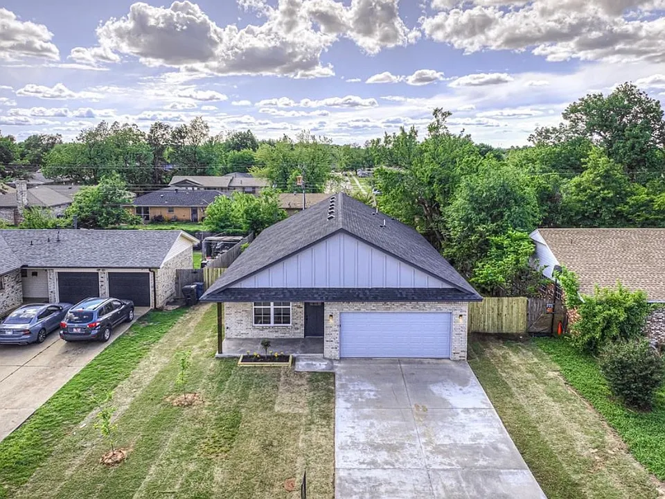 4419 Meadowpark Dr