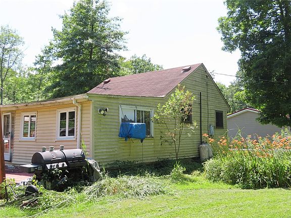 3rd image of 2078 Lillian Ave