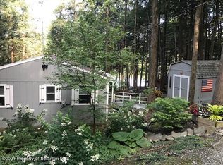 555 Cranberry Lake Rd, Brackney, PA 18812