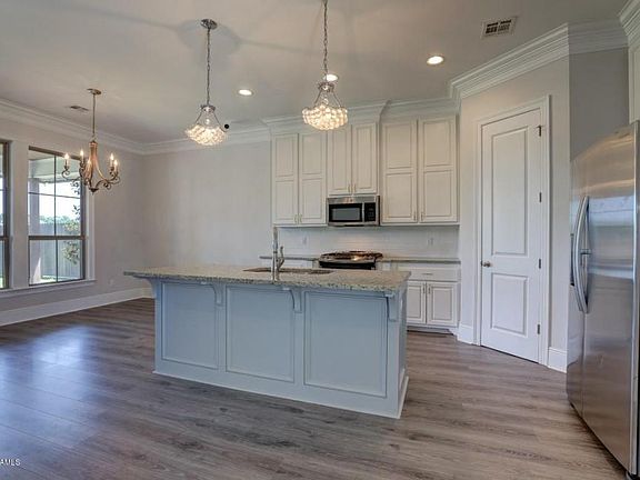 5th image of 115 Olivewood Dr