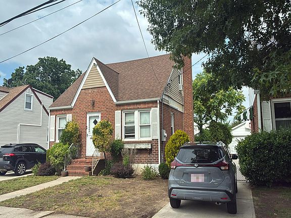 2nd image of 16 Laurel Pl
