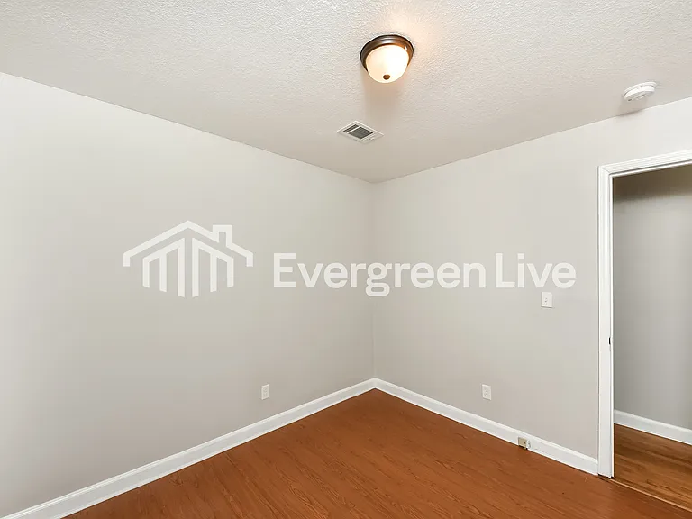 4213 Shorecrest Dr — Photo 9