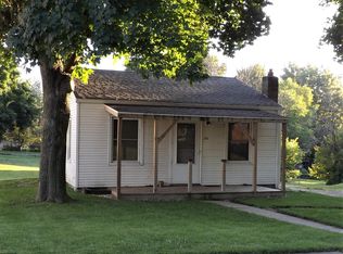 302 E Clark St, North English, IA 52316