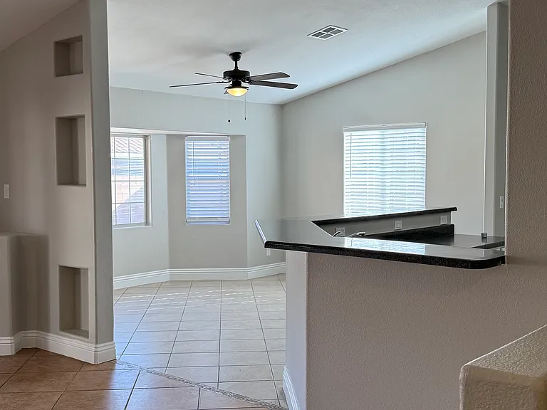 4820 Patterson Ave — Photo 29
