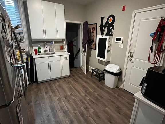 3rd image of 806 N 16th St Floor 3
