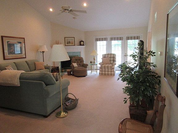 4th image of 2339 Woodview Ct