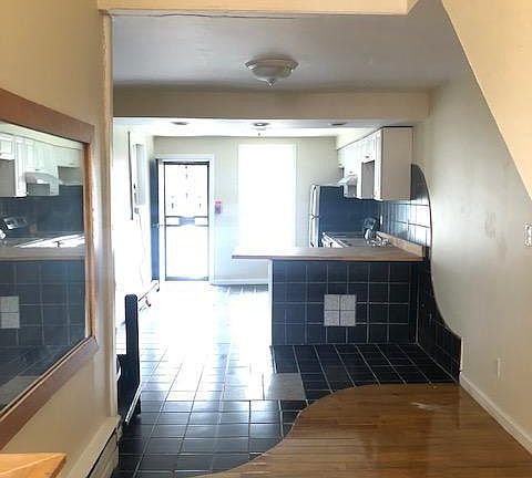 5th image of 2939 W Girard Ave