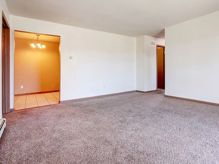 419 Stratford Way #6 — Photo 7