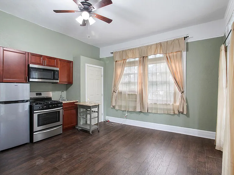 2833 Napoleon Ave #C1 — Photo 1