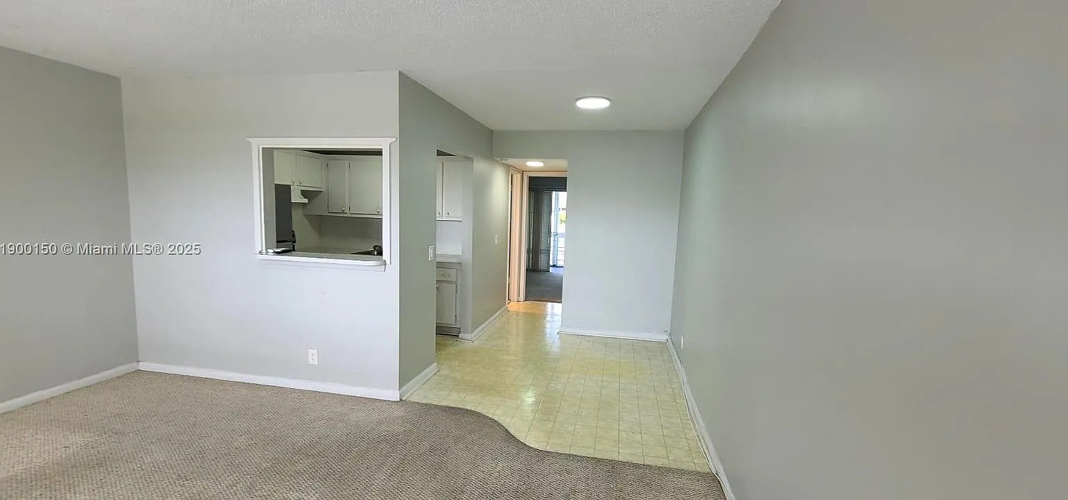 Berkshire A Thru K Condos — Photo 3