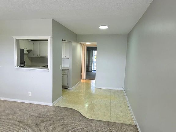3rd image of 92 Berkshire E #D