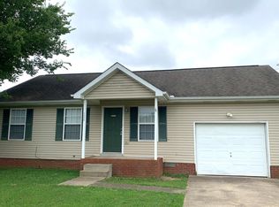 124 Waterford Dr, Oak Grove, KY 42262