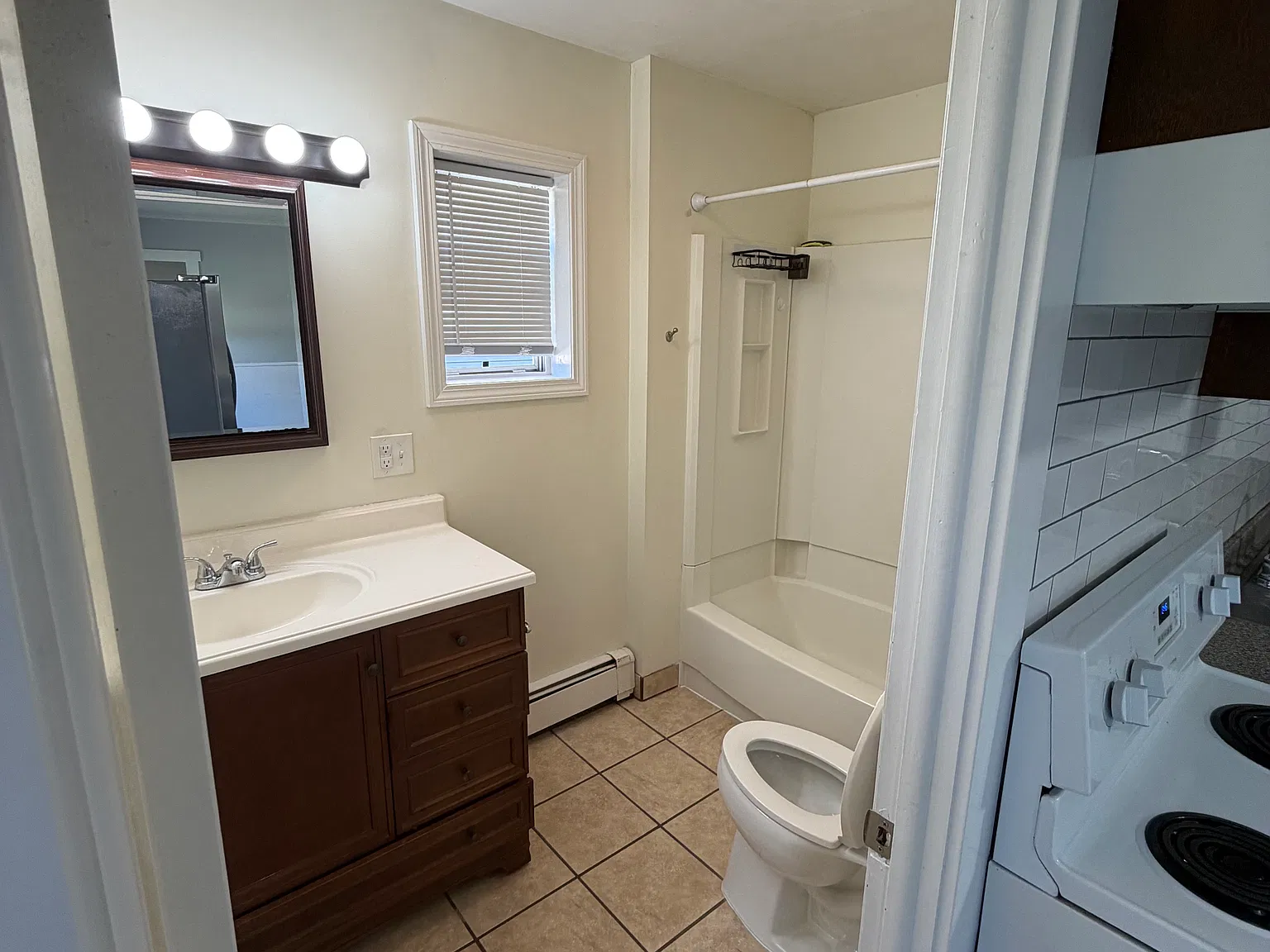 4 bed, $2,000 — Photo 4