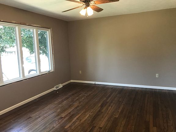 2nd image of 211 Wesgaye St