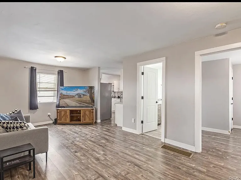 601 Meade St — Photo 4
