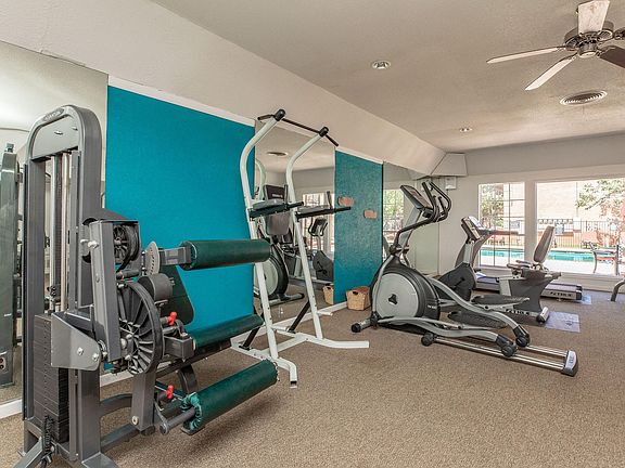 2nd image of 2701 Southwest Dr #244