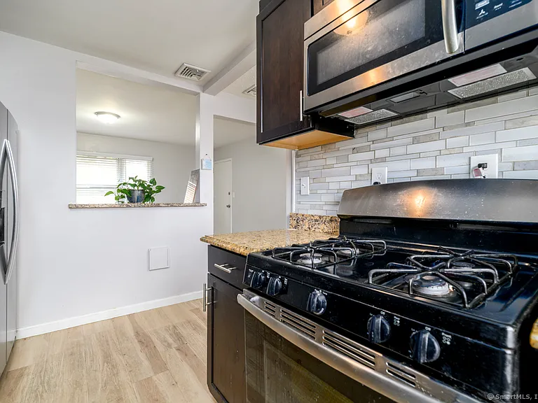1046 E Main St #4 — Photo 4