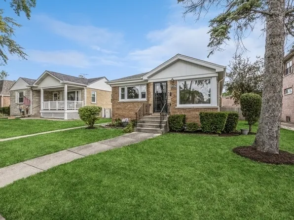 8207 N Olcott Ave, Niles, IL 60714