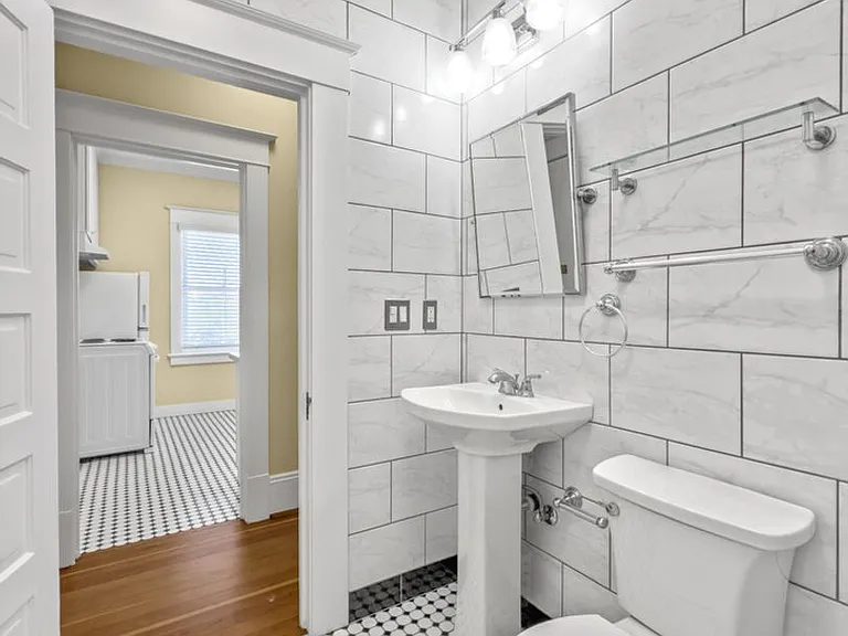 810 NE Couch St — Photo 11