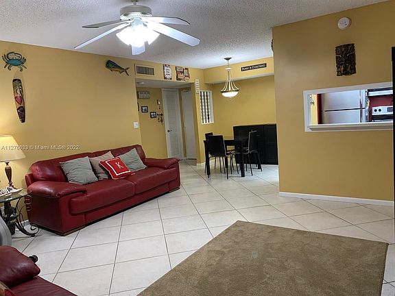 4th image of 704 SE 2nd Ave APT 440