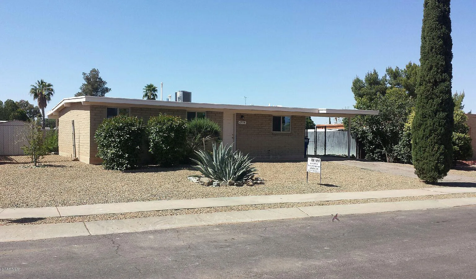 3 bed, 2.0 bath, 1046 sqft, $1,595 — Photo 1