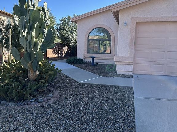 3rd image of 148 E Camino De Diana