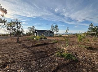 13885 Highway 62, Eagle Pt, OR 97524