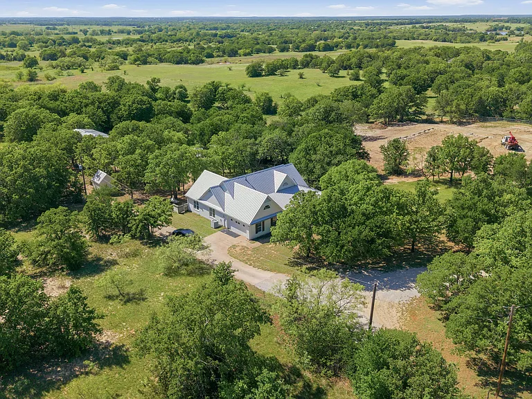2055 County Road 1370 — Photo 2