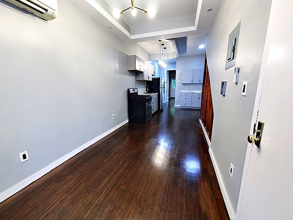 5th image of 1516 Gates Ave #1A