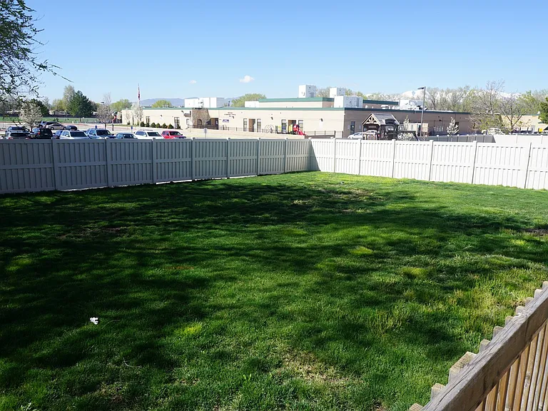 222 E Belle Glenn Cir — Photo 24