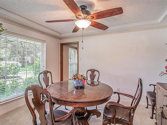 4th image of 131 Grove Ct