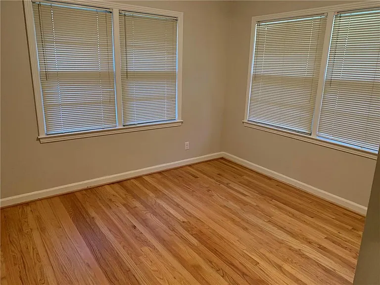 1203 Biltmore Dr NE — Photo 16