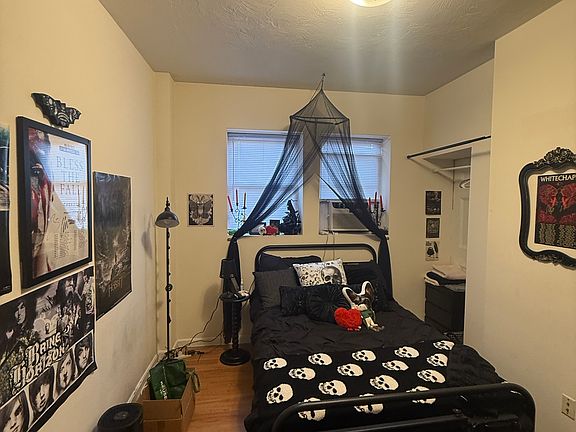5th image of 69 Gainsborough St APT 9