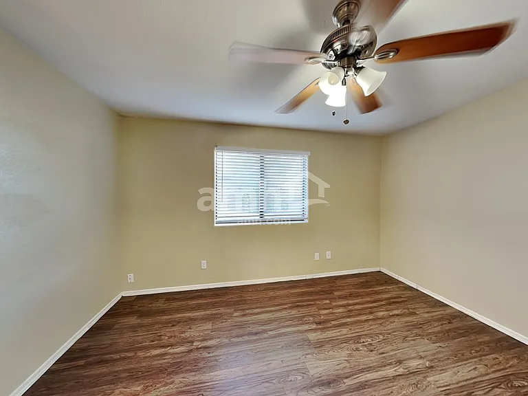 6449 S Iberia Ave — Photo 11