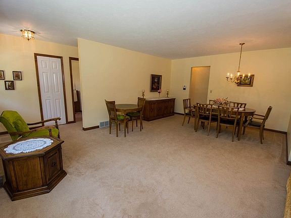 5th image of 1495 Hampshire Dr