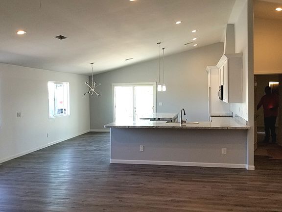 3rd image of 2665 E Wood St