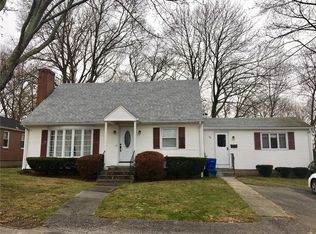 29 Lark Ave, Cranston, RI 02920