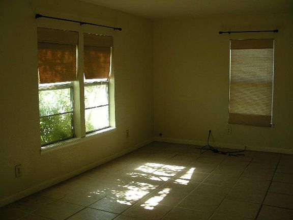 3rd image of 15942 Northwest Blvd